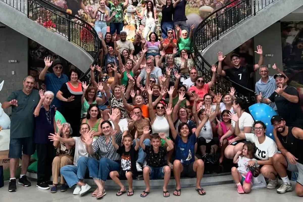 Grupo da Odette Viagens reunido para a foto durante uma viagem